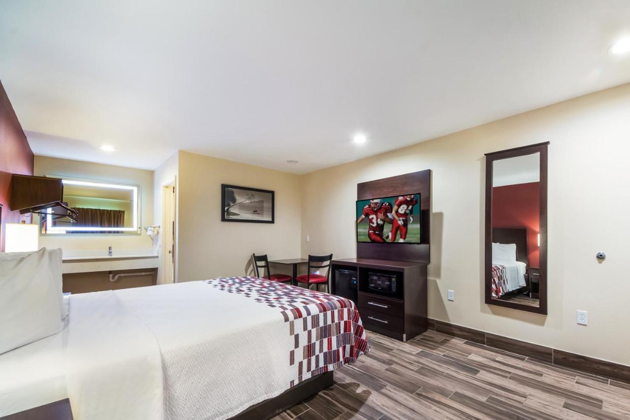 Travelodge Tx Hotel 2*