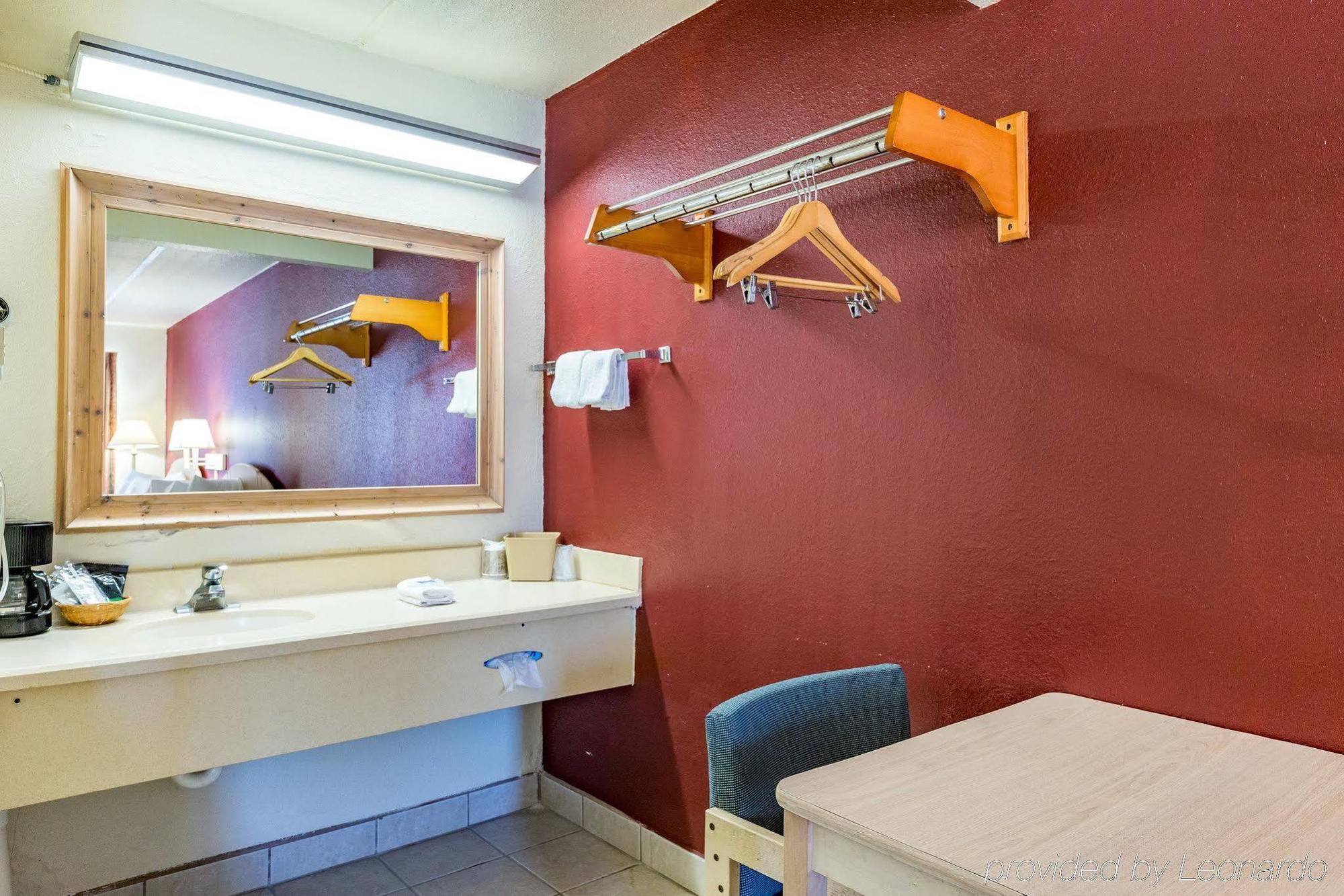 Travelodge Tx Hotel