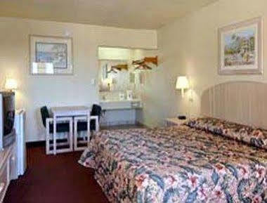 Travelodge Tx Hotel 2*